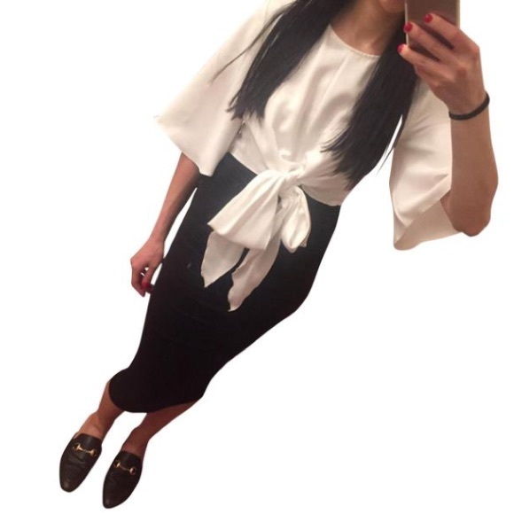 Zara front tie flattering crop White Blouse. Beautiful ❤ - Picture 1 of 2